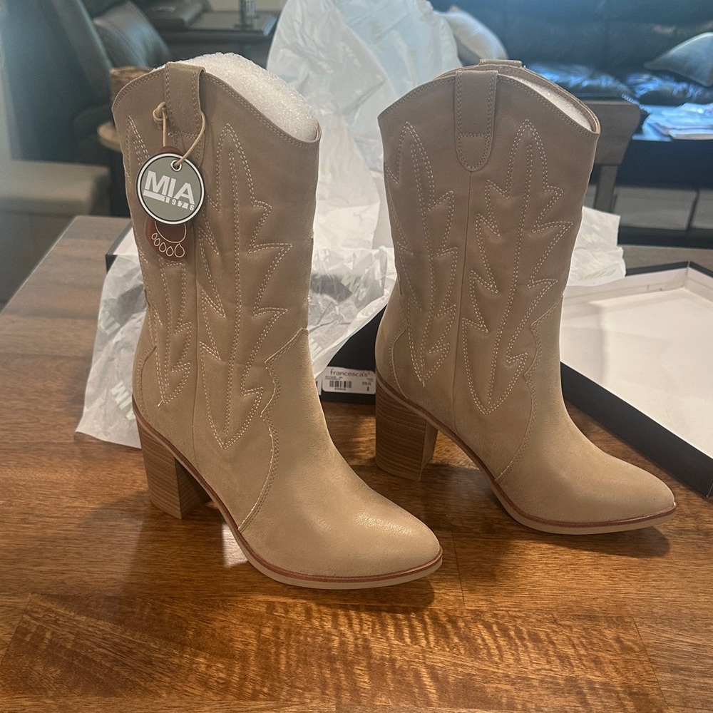 NWT NIB MIA Cindy Western Boots Brown Size 8